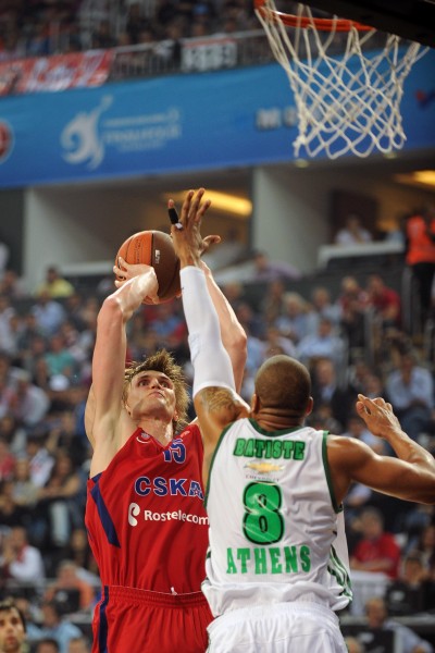 英媒：里沙利松愿意重返埃弗顿，埃弗顿尚未决定是否签回他（英媒：里沙利松有意回归埃弗顿，俱乐部仍未做出回购决定）