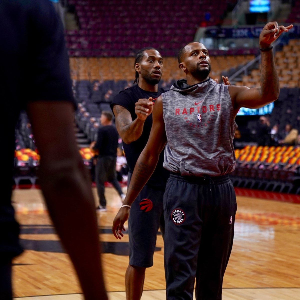 罗马诺：米兰和戴维没接触，球员经纪人否认所有冬窗离队传闻（罗马诺称：米兰与戴维无接触，球员经纪人驳斥全部冬窗离队传闻）